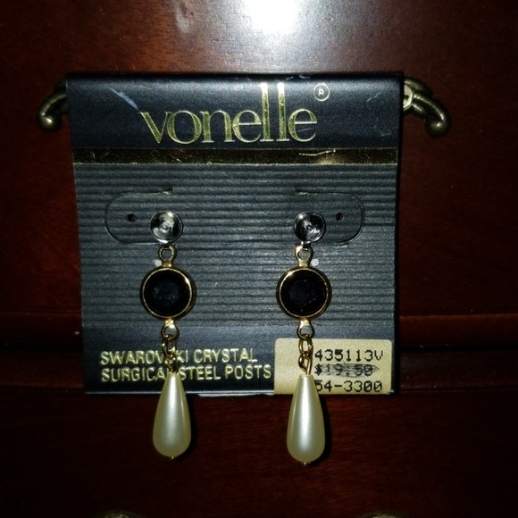 vonelle Jewelry - Vonelle pearl and Swarovski crystal drop earrings